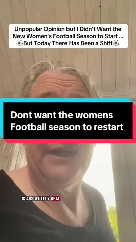 Women’s Football Domestic Season Kicks Off This Weekend in the WSL The new WSL season officially begins this weekend and it’s set to be a huge one. Manchester United Women may have already started with their Champions League qualifying tournament, but this weekend is when the league action really gets going. Who’s your pick to make a strong start – Arsenal Women, Chelsea Women, Man City Women or maybe an underdog? #wsl #wofo #WomensFootball #woso