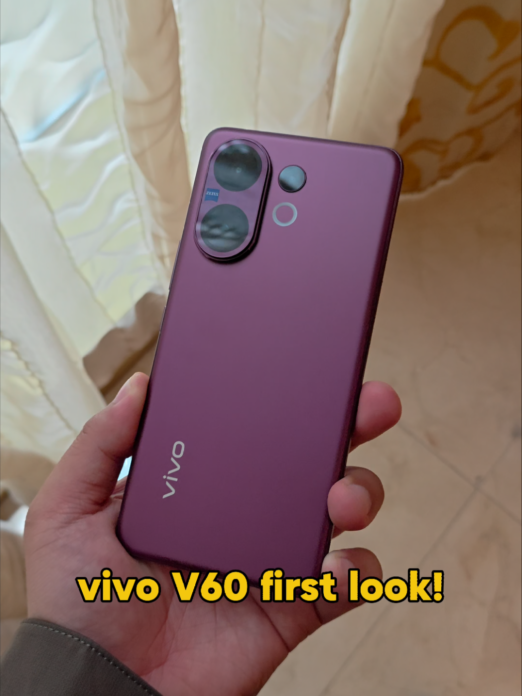 Quick #vivoV60 hands-on, this is not bad ah! Read here: https://bit.ly/4lTh2Nn