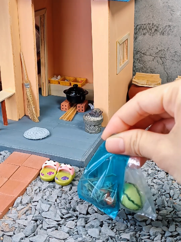 Đi chợ sớm ... #minihouse #miniature #mini 