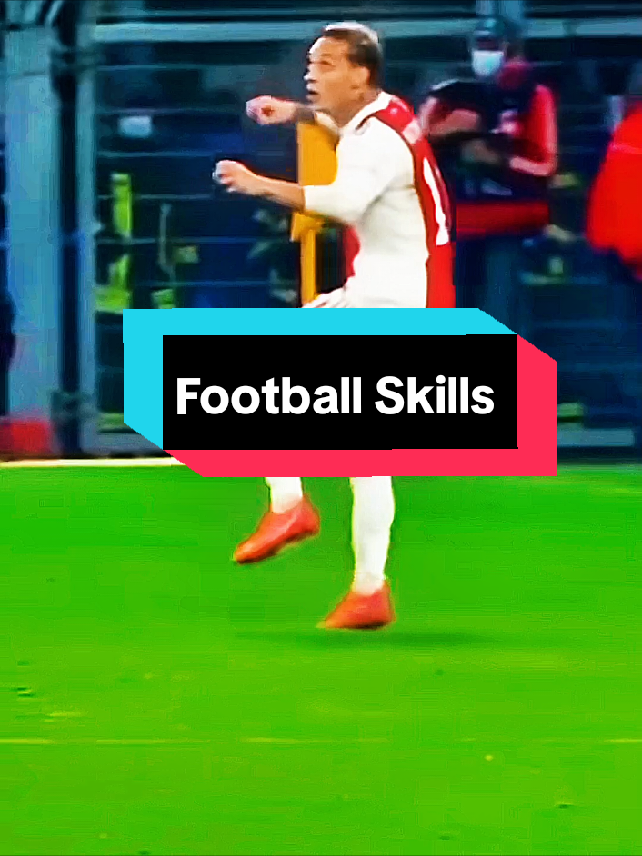 Les Dribbles Magiques du Football 🌟#Dribble #messi_king Les Légendes du Dribble – Moments Inoubliables #neymar #footballtiktok #skill Football Skills : Les Geste qui Font Rêver le Monde