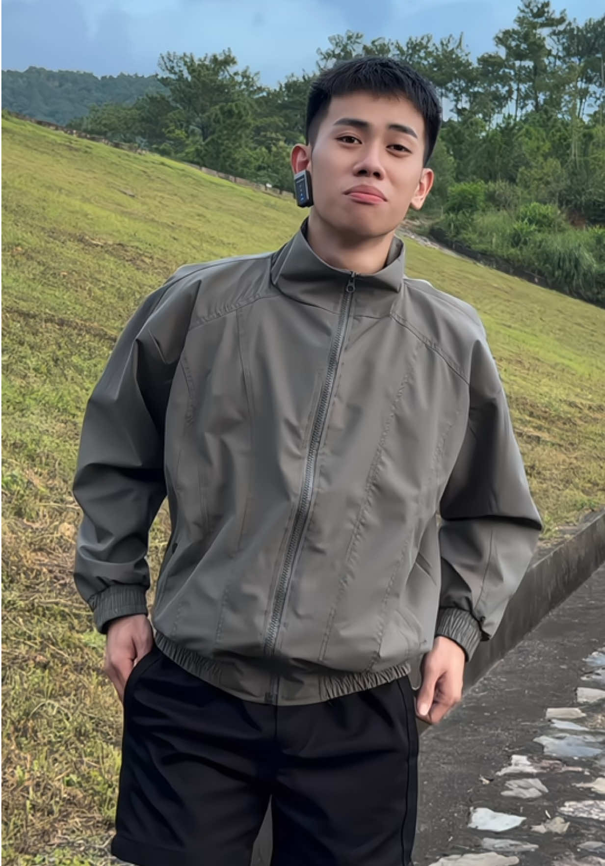 Áo Khoác Bomber Basic Chất Liệ