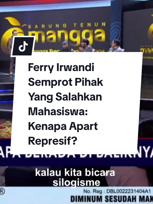 Ferry Irwandi mengkritik sikap pemerintah dalam merespons gelombang demonstrasi mahasiswa dan kerusuhan di berbagai kota. Menurutnya, negara justru lebih sibuk menyalahkan mahasiswa ketimbang menyelesaikan akar persoalan. Pernyataan itu ia sampaikan dalam program Rakyat Bersuara iNews pada Selasa, 2 September 2025. “Kenapa aparat represif? Kenapa kebijakan publik seperti ini?” tanya Ferry. Ia juga menyinggung kenaikan tunjangan anggota DPR, yang jadi puncak kemarahan masyarakat karena wakil mereka dinilai tidak sensitif di tengah kondisi sulit. “Kenapa ketika daya beli sedang menurun, orang-orang sulit mencari pekerjaan, anggota DPR harus naik tunjangan?” ujarnya lagi. Ferry menegaskan bahwa yang seharusnya menjadi perhatian pemerintah adalah penyebab utama keresahan rakyat. “Kenapa bukan itu yang dibahas? Kenapa yang dibahas selalu adik-adik mahasiswa ini?” tegasnya. Video by: malakaproject #hariharijakarta #jktinfo #infojakarta #jakarta #jakartatimur 