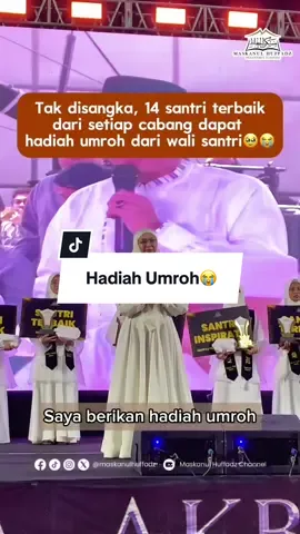 Air mata haru tak terbendung… 14 santri terbaik dipilih Allah untuk menapaki tanah suci-Nya washilah dari salah satu orang baik🥹 Terimakasih atas rencana indahMu, Yaa Rabb🤍 #wisuda #umroh #okisetianadewi #santri #maskanulhuffadz