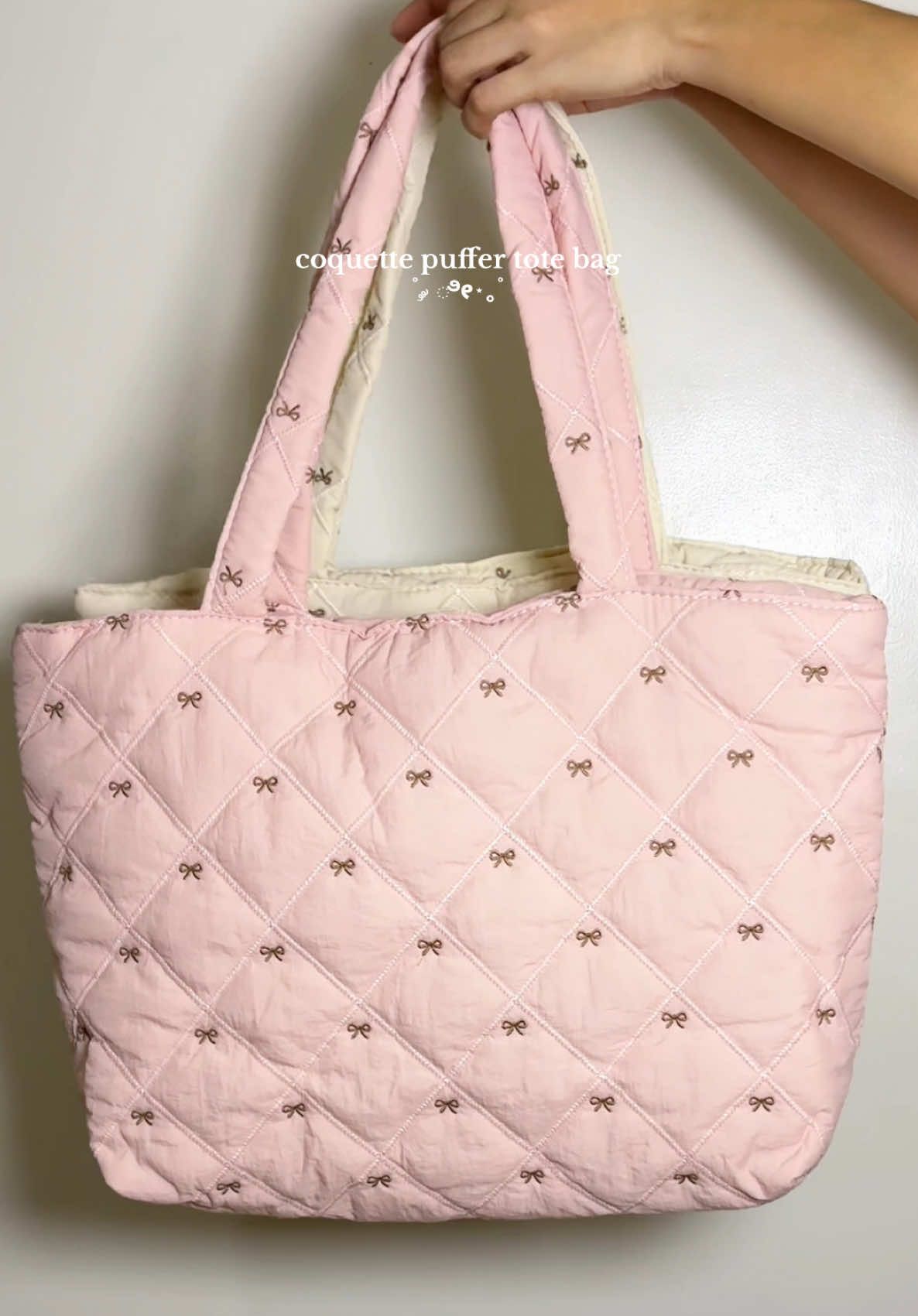 Hi girlies! 🎀 #laptopbag #shoulderbag #coquette #totebag #schoolbag 