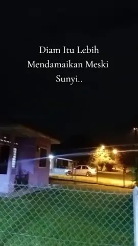 Diam itu lebih Mendamaikan.. Meski sunyi.. #santai2malam😅😜✌️🥰🎶🌹🌹  #kesunyianmalamygtenang  #suasanadikampung 