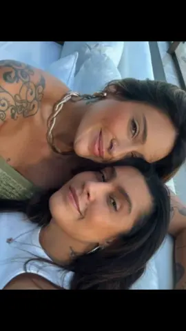 elas são tão lindas 🥲💘 #explore #wlw #lgbt #tauana #lauanaprado 