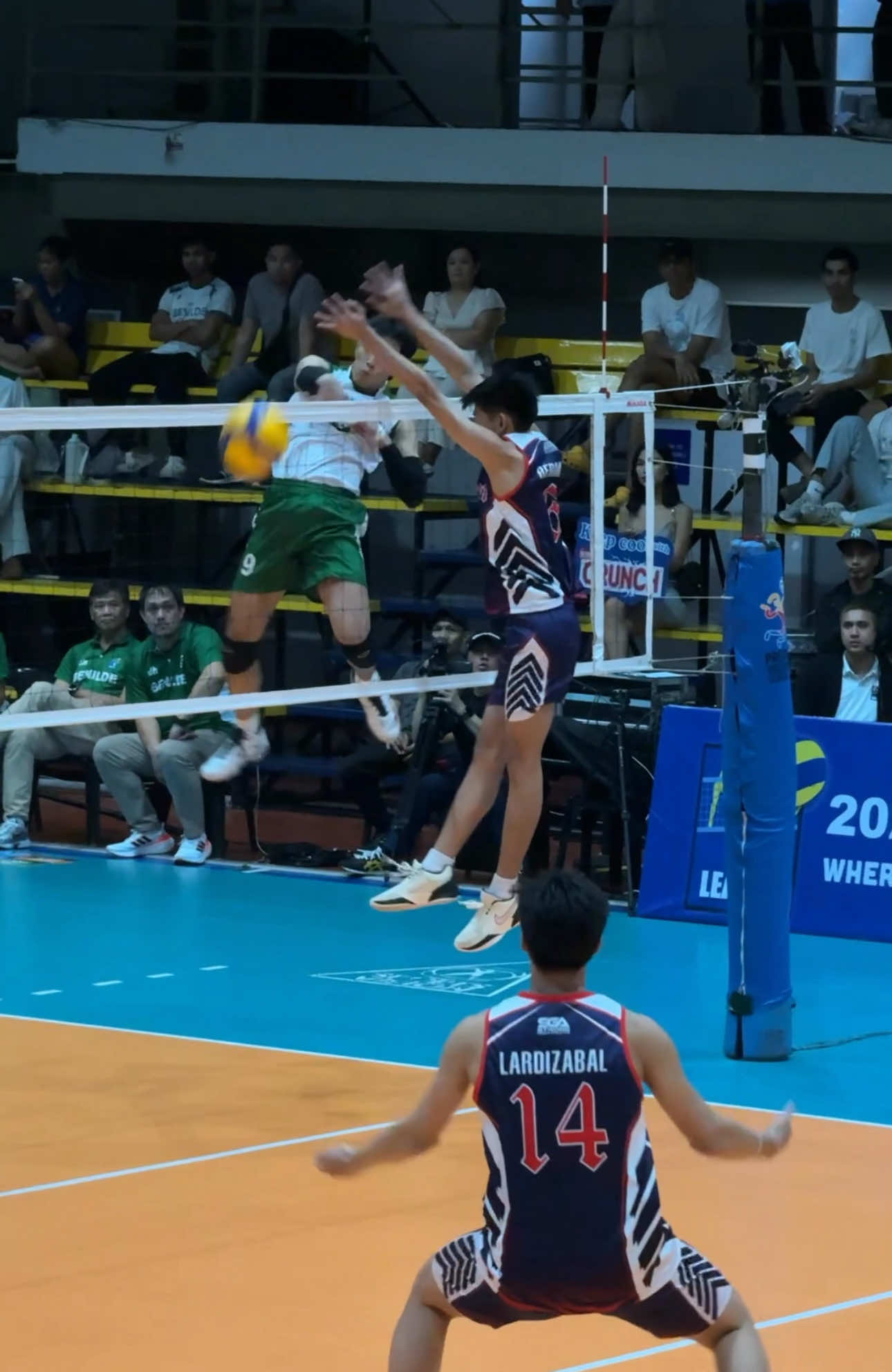 Motol crosscourt hit  #fyp #xybca #mensvolleyball #csb #creatorsearchinsights @Rocky Motol 