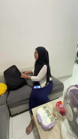 Bismillah Ku Yakinlah akan menjadi Alhamdulillah 🤲 Berbuat baiklah ke semua orang,  hidup itu penuh kejutan.  Kita tidak pernah tau  siapa yang akan menjadi penolong  disaat kita membutuhkan. Namun yakinlah,  setiap kebaikan yang kita tabur hari ini,  akan membuahkan keindahan  yang tak terduga dimasa depan. #bismillahfyp #motivasisukses #singelmom #pejuangrupiah #penyemangat 