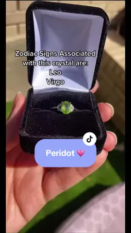 Peridot is the most beautiful green shade, and has some pretty awesome properties 😍💚 #crystalsforbeginners #crystalshopping #crystalrings #peridot 