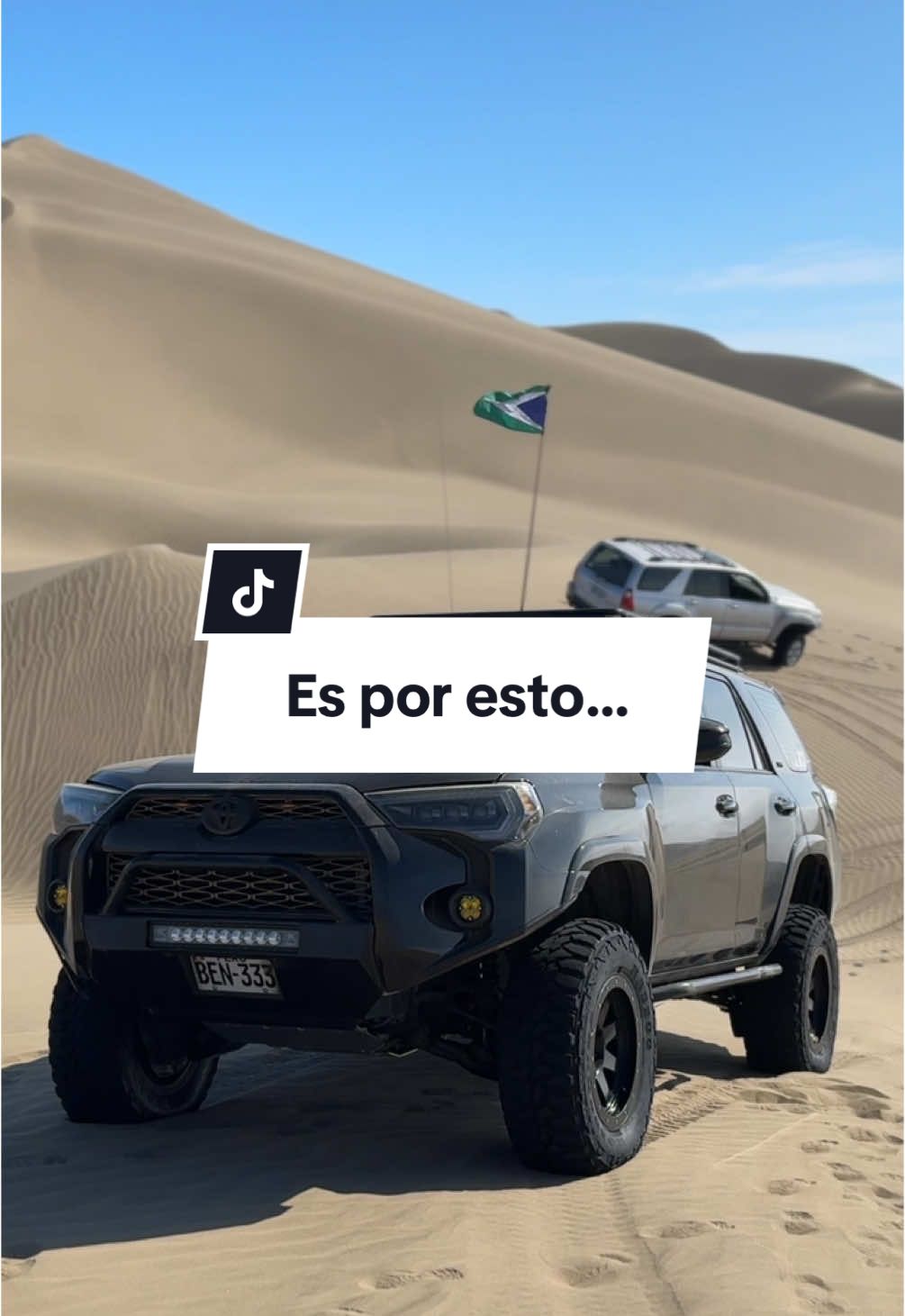 🇸🇱 No lo sabían, pero ahora ya lo saben. Siempre contenta y orgullosa de llevar esa banderita conmigo en mis aventuras. #oxapampa #oxapampaperu #peru #perutiktok #tiktokperu #oxa #pasco #selvacentral #destinos #viajes #viajesperu #rutasdelperu #turismo #rutas4x4 #ruteros #ruteando #campo #vidaenelcampo #vidadecampo #dunas #dunes #medanos #arena #desierto #toyota #4runner #bandera #aniversario #toyota4runner #paraiso #paraisonatural #reservadebiosfera #vader #vader4runner 