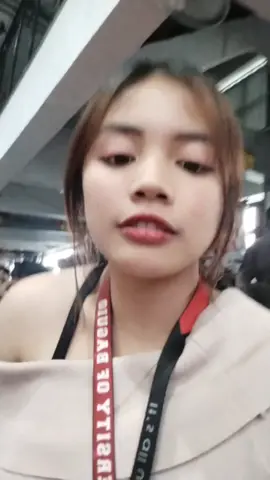 sabi ko mag tiktok saglit, na distract nmn sya HAHHAHA