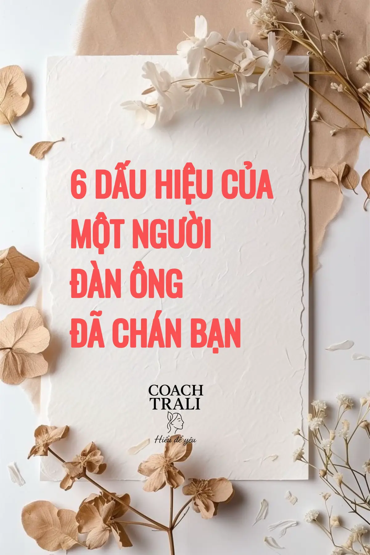 Trong một mối quan hệ, đàn ông hiếm khi thẳng thắn thừa nhận rằng anh ta đã chán bạn. Nhưng hành vi và cảm xúc của họ luôn để lộ ra những tín hiệu rõ ràng. Dưới đây là 6 dấu hiệu thường gặp, kèm theo lý giải cụ thể từ góc nhìn tâm lý: 1. Lạnh nhạt trong giao tiếp Nếu trước đây anh ấy chủ động nhắn tin, chia sẻ mọi chuyện thì nay câu trả lời chỉ còn cộc lốc, chậm trễ hoặc thậm chí bỏ qua. Đây là biểu hiện của sự giảm hứng thú và thiếu đầu tư cảm xúc. Tâm lý học cho thấy khi đàn ông coi một mối quan hệ không còn quan trọng, họ thường giảm “năng lượng xã hội” dành cho nó. 2. Hờ hững trong gần gũi Sự thân mật thể xác phản ánh rõ trạng thái tình cảm. Khi anh ấy thường xuyên viện cớ bận, mệt hoặc tỏ ra né tránh, nghĩa là sự hấp dẫn cảm xúc đã suy giảm. Đó không chỉ là vấn đề ham muốn, mà còn là dấu hiệu của sự xa cách tâm lý. 3. Không còn chia sẻ cuộc sống Một người đàn ông yêu bạn thật sự sẽ coi bạn là nơi để trút bầu tâm sự. Ngược lại, khi anh ấy giữ khoảng cách, im lặng về cảm xúc hay không kể gì về công việc, bạn bè, tức là anh ấy đã rút bạn ra khỏi “vòng tròn tin cậy”. Đây là sự rạn nứt nguy hiểm, vì thiếu kết nối cảm xúc sẽ khiến tình yêu dần tàn lụi. 4. Dễ cáu gắt và so sánh Anh ấy trở nên khó chịu với bạn về những chuyện nhỏ nhặt, trong khi vẫn vui vẻ với thế giới bên ngoài. Điều này phản ánh sự bất mãn và mất kiên nhẫn. Trong tâm lý học, đó là cơ chế “phóng chiếu” – anh ta gán những cảm xúc tiêu cực của mình lên bạn thay vì thừa nhận nguyên nhân nằm ở sự chán nản trong tình yêu. 5. Thiếu quan tâm chi tiết Ngày kỷ niệm, thói quen, sở thích từng được anh ấy nhớ kỹ, nay trở thành điều vụn vặt không còn trong trí nhớ. Khi một người đàn ông bỏ qua những chi tiết nhỏ vốn duy trì sự gắn kết, nghĩa là anh ấy không còn xem mối quan hệ là trung tâm để đầu tư. 6. Tránh nói về tương lai Tình yêu khỏe mạnh luôn gắn liền với kế hoạch chung cho tương lai. Nếu mỗi lần bạn nhắc đến chuyện lâu dài, anh ấy né tránh hoặc im lặng, đó là dấu hiệu rõ ràng rằng anh ta không còn muốn đặt bạn vào hành trình đời mình. Đây là lời cảnh tỉnh lớn nhất mà phụ nữ cần nhận ra. ⸻ Kết luận Khi tình yêu đã phai nhạt, đàn ông có thể không nói lời chia tay, nhưng những dấu hiệu trên chính là lời chia tay âm thầm. Phụ nữ cần tỉnh táo nhận ra để không lãng phí tuổi trẻ và cảm xúc cho một người không còn trân trọng mình. #coachtrali #hieudeyeudung #tamlydanong #coachlove #tamlytinhyeu
