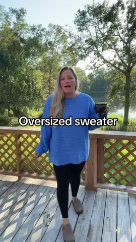 Comfy + COZY💙🦋 #oversizedsweater #sweaterweather #sweaterstyle #leggingsoutfit #halaraleggings @PrettyGarden @Pretty Garden Official 