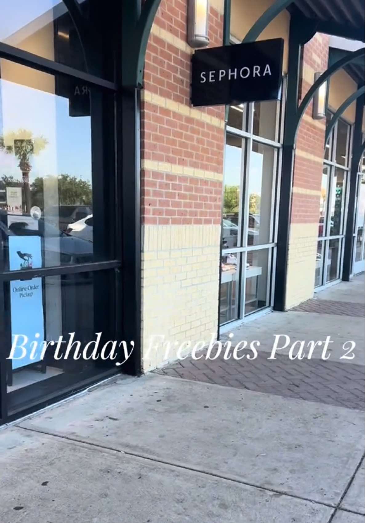 Birthday Freebies Part 2 🎉  @sephora @Bath & Body Works & @Red Robin Burgers Red Robin 🍔🍟 FREE burger + fries (w/ $4.99 purchase) Who doesn’t love birthday freebies?! Thanks for watching!   #BirthdayFreebies #BirthdayHaul #Freebies #RGVFoodies #956Eats 