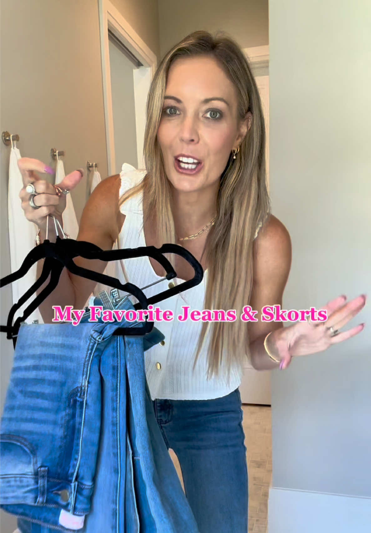 Just found my new go-to for fall… the My Favorite Jeans & Skorts! They seriously fit like a dream and go with everything. #falloutfits #fallstyleinspo #fallstyling 
