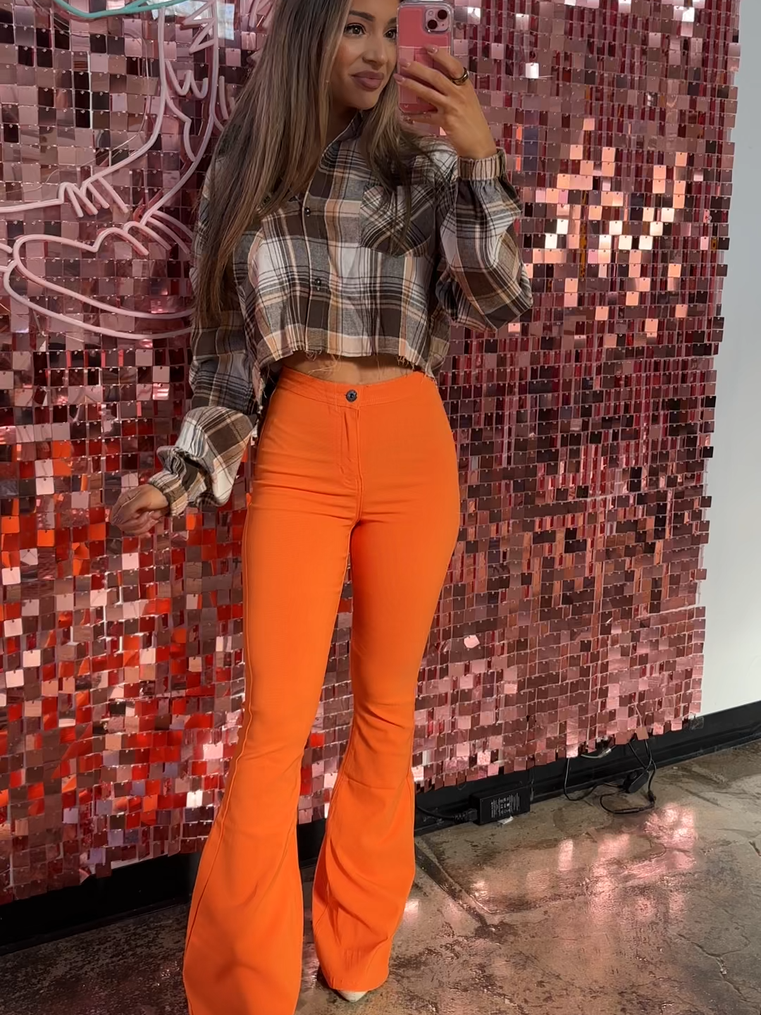 Orange Fiona Flares + a flannel = autumn’s most iconic duo 🧡🍂 #fall #backtoschool #tiktokshopcreatorpicks #dealsforyoudays #spookyseason