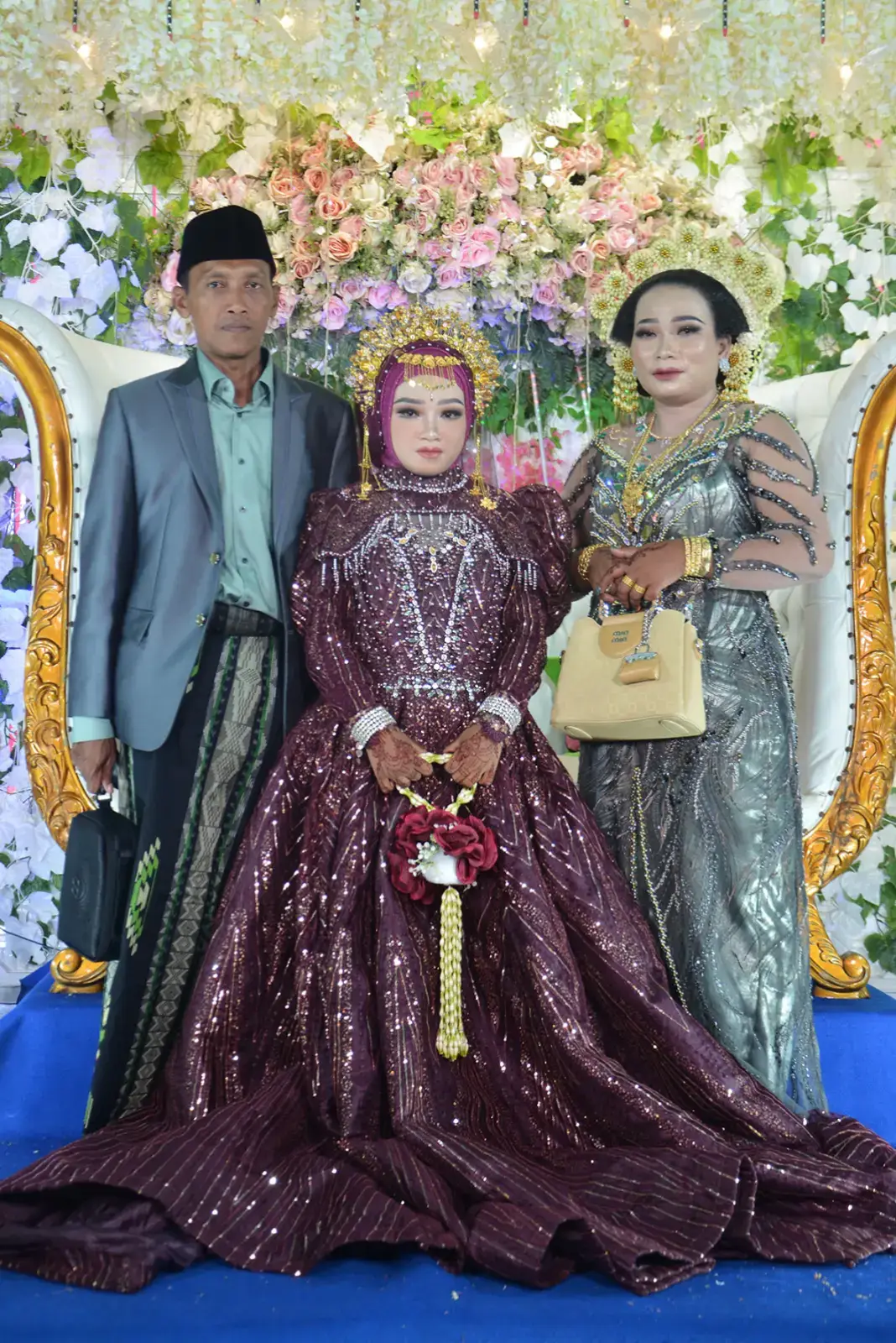 alhamdulillah eppak bn emmak tekka oreng tak andik tekka hacet pangantane bkna nak😍😍😍🥰