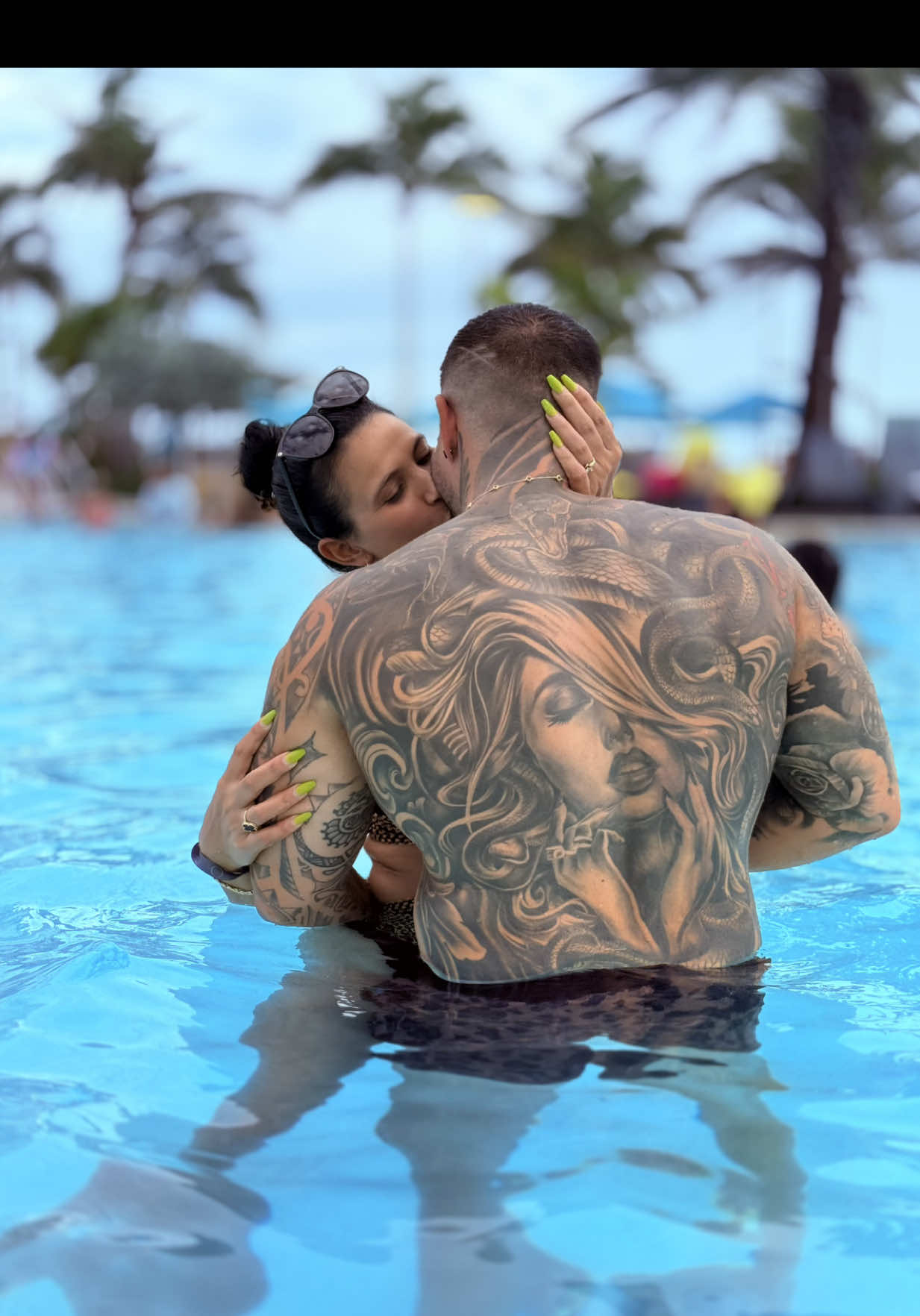 ✨ Descubre Sunseeker Hotel ✨ Un destino único en Florida donde la elegancia se combina con la diversión. 🌴 Vistas espectaculares al mar. 🏖️ Espacios para disfrutar en familia y amigos. 🍹 Entretenimiento nocturno solo para adultos. 👨‍👩‍👧‍👦 Experiencias que crean recuerdos inolvidables. En Sunseeker Hotel todo está pensado para q vivas un equilibrio perfecto entre descanso, diversión y momentos especiales. 📍 Labor Day fue solo el inicio… ¡Tu próxima escapada te espera en Sunseeker Hotel! #LaborDayWeekend #SunseekerHotel #FamilyandFriends 