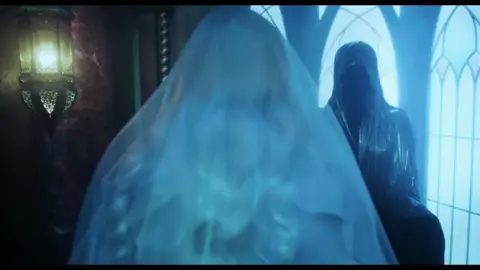 lady gaga scene in wednesday is so eye catching 😭😭😭 #addamsfamily #wednesdayedit #wednesdaynetflix #wednesdayaddams #ladygaga 