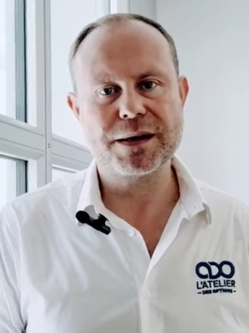 CAC 40 : l'Inévitable Retour à la Réalité Économique ? #cac40 #france #économie #politique #dette 📈 Découvrez l'Atelier des Options - Formations ouvertes dès maintenant ! https://atelierdesoptions.com/ 🎙️ Romain DAUBRY, Consultant pour Bourse Direct @boursedirect, Intervenant BFM Business @bfmbusiness & B Smart @b_smart_tv, Cofondateur de l’Atelier Des Options. Auteur du livre Trading à effet de levier: Options, Futures, Warrants, SRD, CFD, Certificats : Boostez vos gains en Bourse comme les pros ! @jdheditions : https://amzn.to/4oJzieA #trump #trading #trader #traders #cycle #templeton #cycles #inflation #taux #volatilité #tendance #bourse #bullmarket #bearmarket #peur #euphorie #options #futures #derivatives #prix #consommation #géopolitique #guerre #militaire #russie #chine #inde #ukraine #europe #usa #armée #actions #entreprises #entreprise #business #économie #zonebourse #trendfollowing #analyse #analysetechnique #analysefondamentale #markettiming #psychologie #psychologiesociale #psychologiehumaine #vix #sp500 #correlation #nasdaq #news #actu #actualités #actualité #vote #confiance #fed #jeromepowell #bce #fomc #marchésfinanciers #marchesfinanciers #etf #bayrou #macron #barnier #bund #oat #obligations #president #ministre #ministres #spread #résultats #earnings #resultats #videobourse  