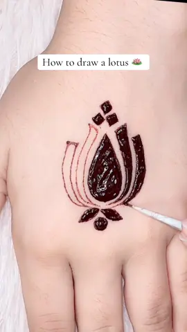 Learn How to draw a Lotus in HENNA 🪷#foryou #mehndi #viralvideo #hennabymaham #growmyaccount 