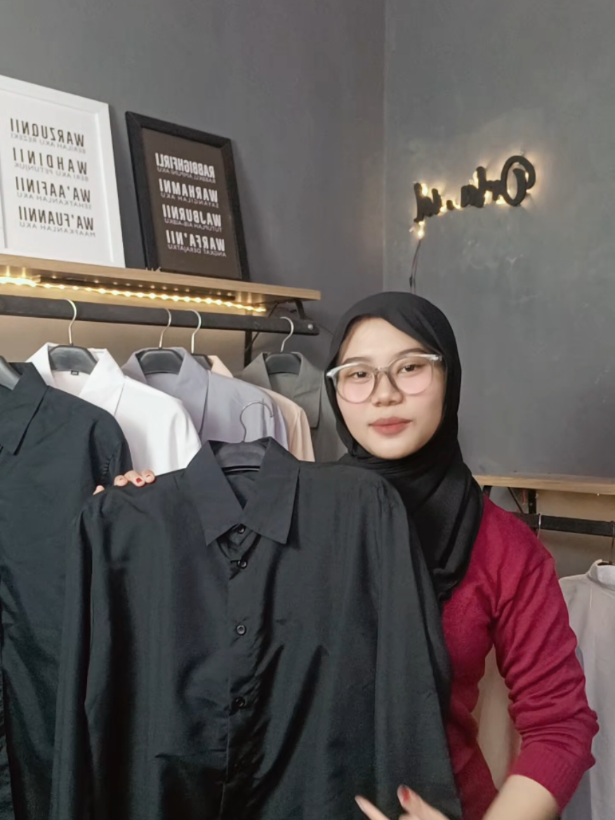 Kemeja cewek hitam yg kalian tunggu sudah ready nihh,yuk buruan cek keranjang kuningnya sebelum kehabisan lagi #rekomenkemejacewek #kemejacewe #konten #fyp #ideoutfit 