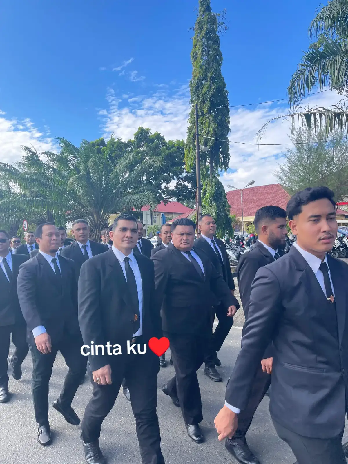 dapat kiriman foto dari adek leting barusan🥹😭 #suamisurgaku #alfatihah #kangen #polisiindonesia🇮🇩 