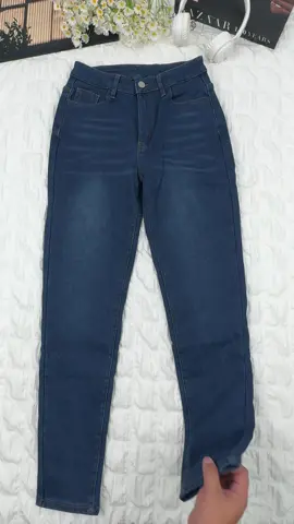 Stay warm, look sleek—these jeans are an essential ❄️👌 #WomensJeans #jeans #fleecelined #TikTokShopLaborDaySale #spotlightfinds #dealsforyoudays #tiktokshopcreatorpicks #TikTokShopRestock 