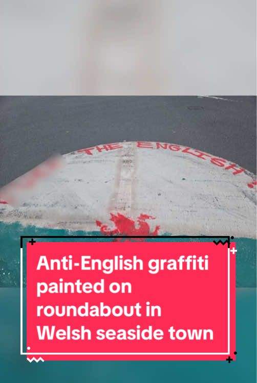 ⬆️FULL STORY | Obscene anti-English graffiti painted on roundabout in Welsh seaside town | #walesonline #Wales #cymru #englandflag #uknews 
