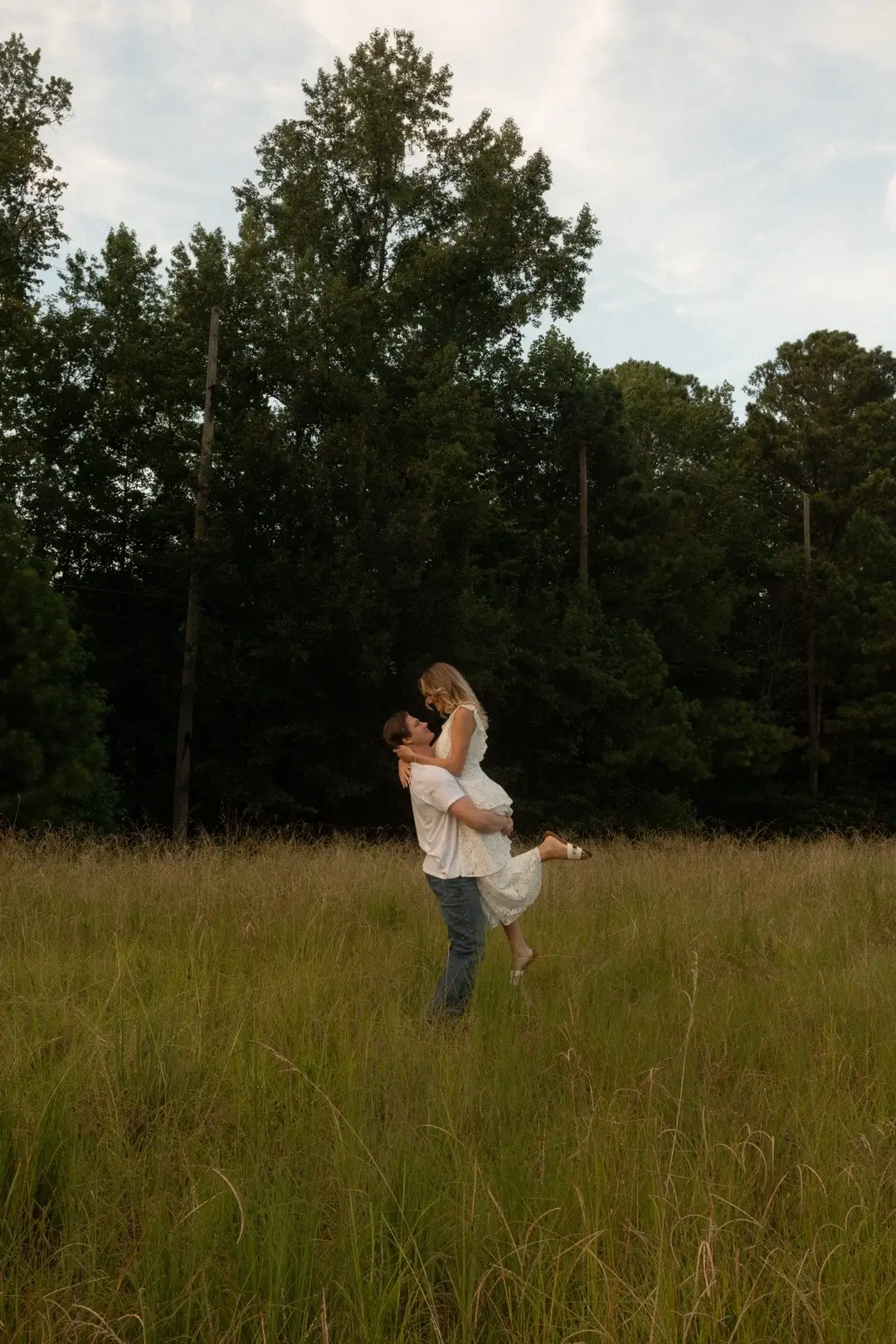 We finally were able to get some professional photos taken of us for our 2 year anniversary & i’m obsessed! #anniversary #boyfriend #couple #couplephotoshoot #photography 