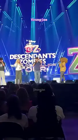 #DZworldscollidetour 