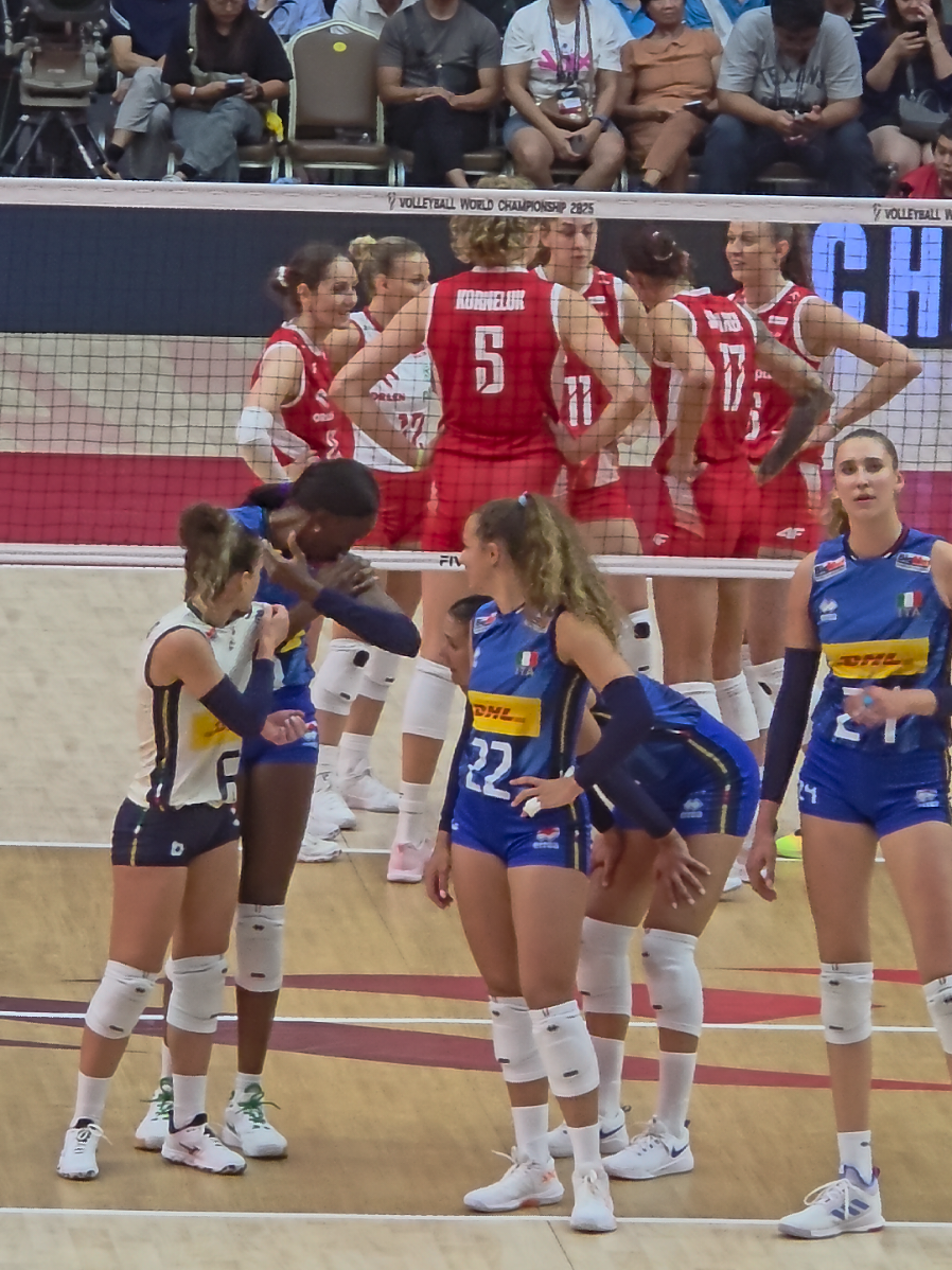 #อีโกนู ได้กลิ่นอะไรเเปลกๆ 🤣🤣 #FIVB #Volleyball #Egonu #WorldChampionship 