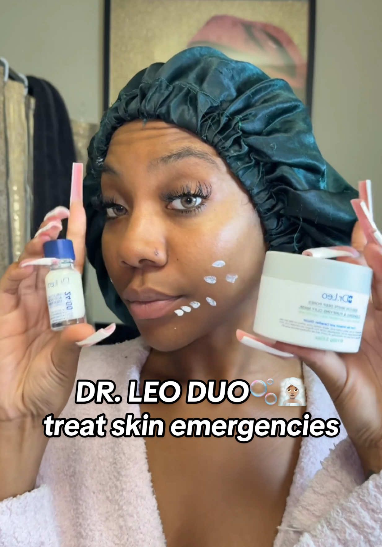 SOS! not every day is a good skin day😭🛑 that's why I keep @Dr.Leo-USA Clay Mask + Spot Treatment on hand🫧🧖🏽‍♀️ this duo is perfect for calming breakouts and repairing my skin alongside my regular routine! skin emergencies are under control with this set #drleo #claymask #acnetreatment #removeblackhead #oilcontrol 