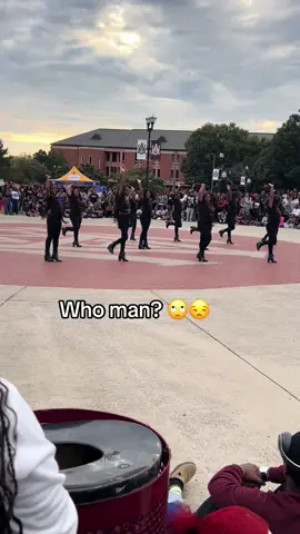 Leave him alone pls😫🤣 #aka #aamu #fyp #jokes 