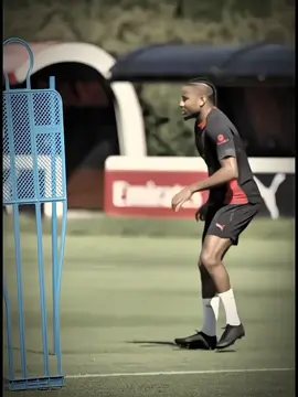 nkunku first training in Milan ❤️🙌🏾#tiktok #deeq__darajo #milan#acmilan 