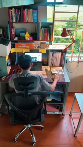 Có những ngày tưởng như chẳng thể vượt qua, những ngày chỉ toàn    khổ đau và bấp bênh              Nhưng sau này nhìn lại bạn sẽ biết ơn chính những khoảnh khắc ấy Vì nghịch cảnh k phải là dấu chấm hết mà là chương đầu tiên của câu chuyện mang tên bạn✨📚#nhatkionthithptpg2026 #studywithme📚 