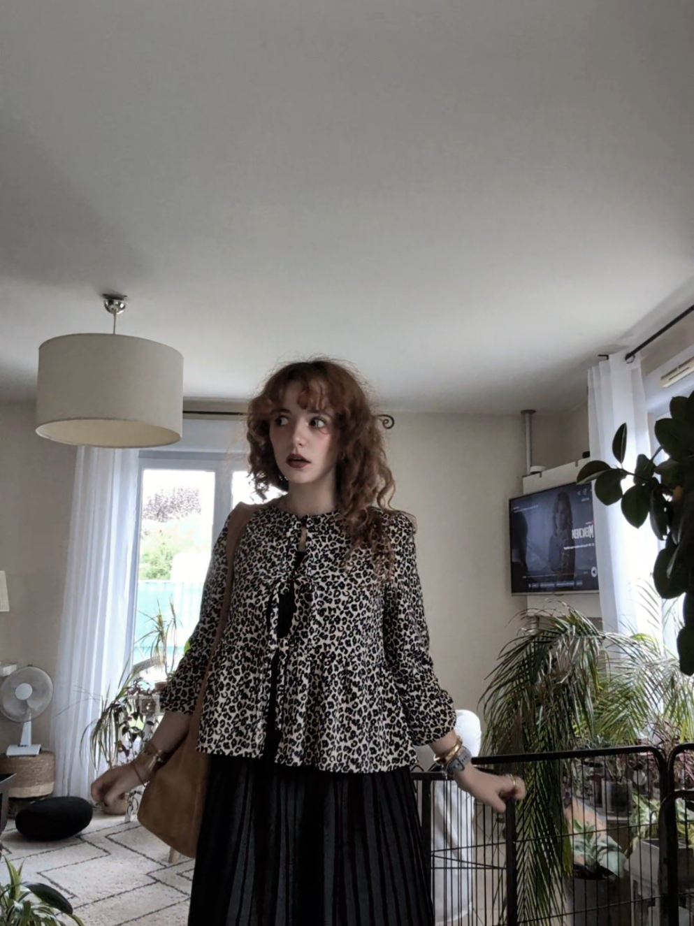 I giggled every time she's on screen #fyp #isadoracapri #wednesdayseason2 #billiepiper 