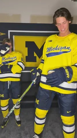 you better give Will Horcoff some love in the comments… #goblue #umichhockey 🌟💙