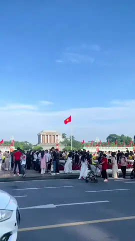 Hãy Nhè Nhẹ Bàn Chân Bác Chưa Tròn Giấc Mơ 🫡❤️🇻🇳❤️💐 #xuhuong #LearnOnTikTok #thinhhanh #tiktokvietnam #trending 