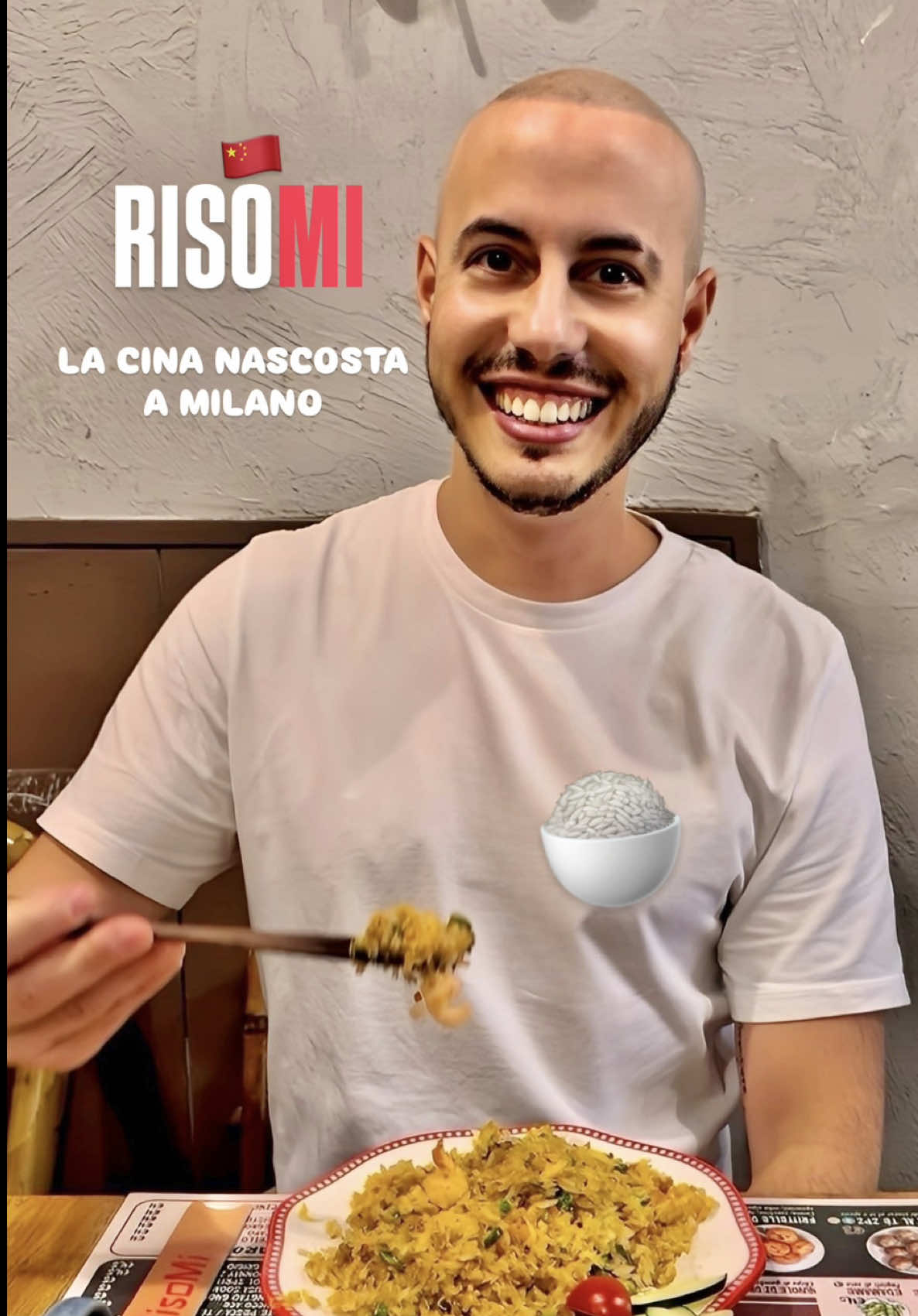 Il nuovo angolo di Cina a Milano? 🇨🇳 RisoMi porta l’atmosfera di Shanghai anni ’70 in Porta Romana: posticino curato nei dettagli e con un’accoglienza che ti fa sentire il benvenuto ✨ Maestri del riso e non solo… 😋 🍤 🥟 @risomi _portaromana 🥢  📍Corso di Porta Romana 107, Milano 💾 Salva il video e tagga chi portarci! — #MilanoConRoal #RisoMi #MilanoFood #AsianFood #FoodieMilano #HiddenGemsMilano #MilanoDaScoprire #FoodLovers #ChineseFood #FoodExplorer #MilanoLife #NuoveAperture #MilanoInfluencer #FoodTikTokItalia #MilanoFoodie #MilanoExperience #CiboTikTok #MilanoFoodExperience #FYP #PerTe #chinatownmilano 