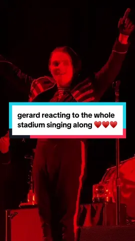 gerard reacting to the whole stadium singing during famous last words #mychemicalromance #mcr #gerardway #mcrchicago #longlivetheblackparade 