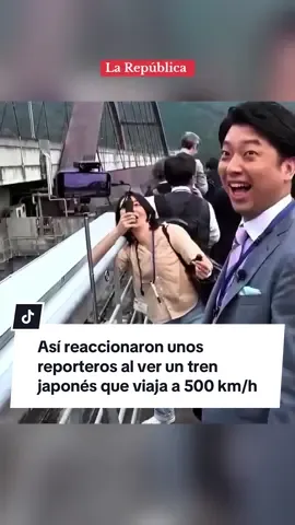 Así reaccionaron unos reporteros al ver pasar el tren Maglev de Japón de 70 millones de dólares y que viaja a casi 500 km/h 😱 🇯🇵 #larepublica #japon #tren #train #maglev #noticias #impresionante #impactante #veloz 