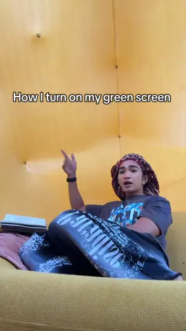 How I turn on my green screen…