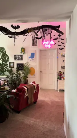 It’s September which means I get to start decorating for Halloween 🎃 #homedecor #halloween 