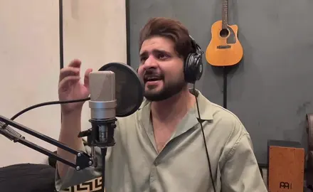 A humble tribute to the legendary Ustad Nusrat Fateh Ali khan Sahb ❤️ Studio version of Aapse Milke Hum originally composed and sung by Ustad Nusrat Fateh Ali khan Sahb and penned by @javedjaduofficial Sahb. Hope u all will like it.  #NabeelShaukatAli #AapseMilkeHum #foryoupage #tiktok #trending 