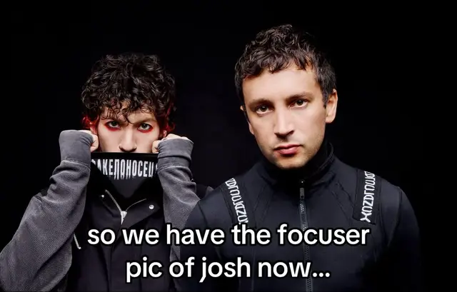 #twentyonepilots #tylerjoseph #joshdun #breach #vinyl vinyl record picture disc listening party exclusive LP focuser album record player josh and Tyler torchbearer Clancy breach twenty one pilots tour tøp josh dun Tyler Joseph 