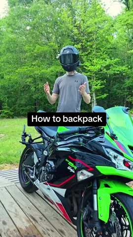 How to backpack on a motorcycle #sportbikes #motorcyclesoftiktok #sportbikelife #biketok #motorcycles 