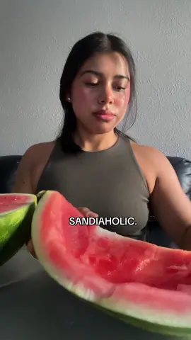 Pls if someone gift me a HUGE sandia I’ll marry you!😭