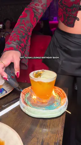 Ever been to a SUSHI lounge!?? Only in NYC are you finding this kinda spot! @What the fish nyc  So much fun celebrating our friends birthday here perfect combination of sushi, cocktails and dancing! 🍣 🔥  📍47-15 Northern Blvd | Long Island City . . . . #nycsushi #sushinyc #longislandcity #queenseats #nycrestaurant     
