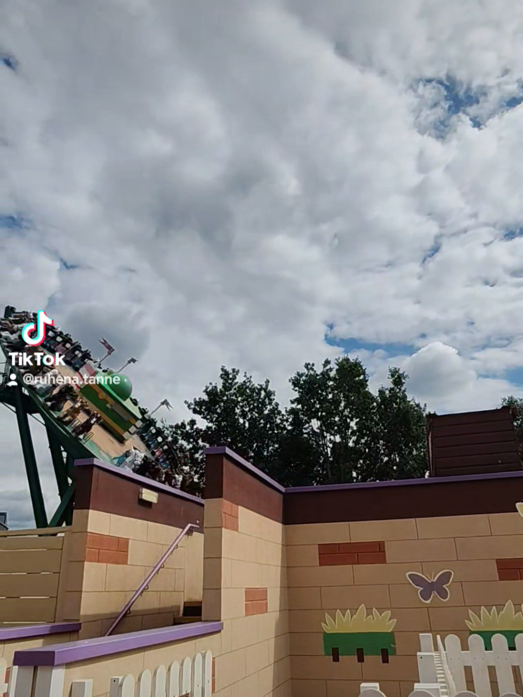 Lots of ride 😍😍😍#creatorsearchinsights #goviral #tiktokgrowth #sylheti_furi #unitedkingdom  @LEGOLAND® Windsor Resort 